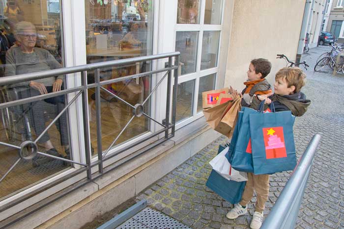 Basisschool O.L.V. van de Ham brengen kerstmarkt naar WZW Milsenhof