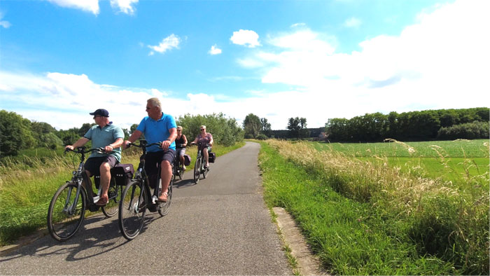 Fietsen langs gecontroleerd overstromingsgebied Zennegat Sigmaplan