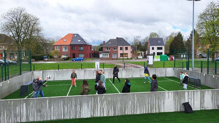 Mechelse Basisschool opent na make over speelplaats De Vlindertuin 