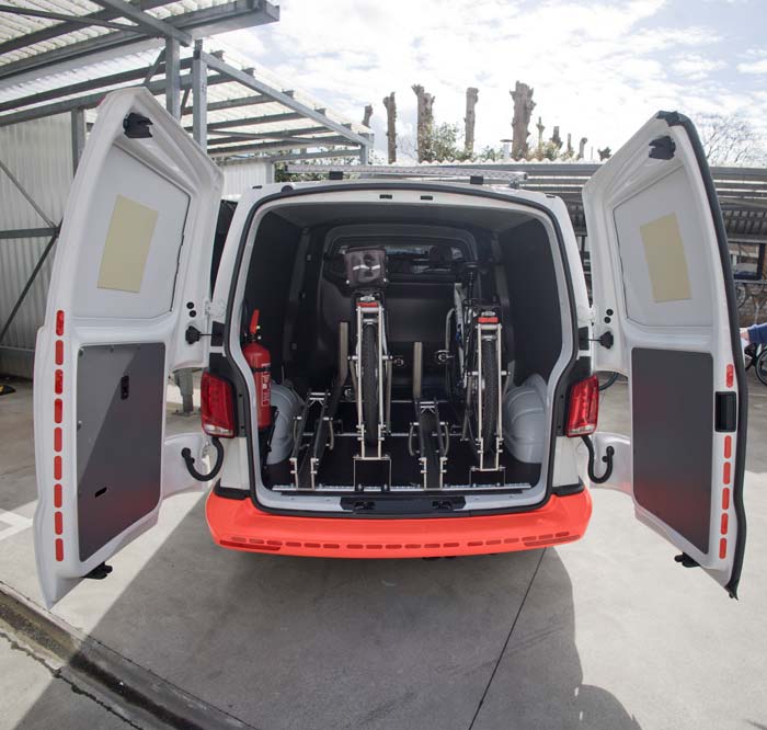 Volkswagen Transporter vervoert vier mountainbikes in Politiezone Rivierenland