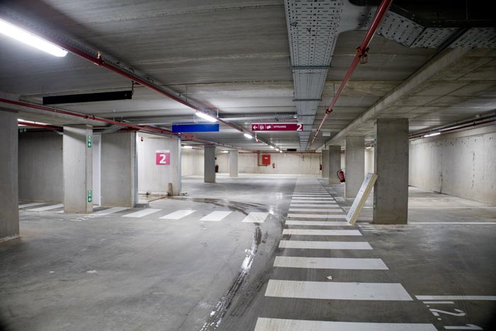 Indigo Parking Maarten is een meervoudige rotatieparking op de Vesten in de stad Mechelen