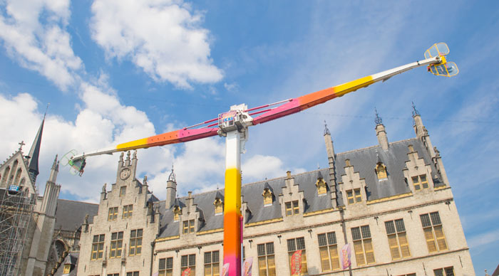 De Booster zwiert je aan 5G-kracht 65 meter de lucht in op de Zomerkemis van Mechelen