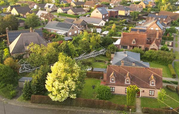 Hoogspanningskabels richten schade aan in Leest en Heffen bij Mechelen