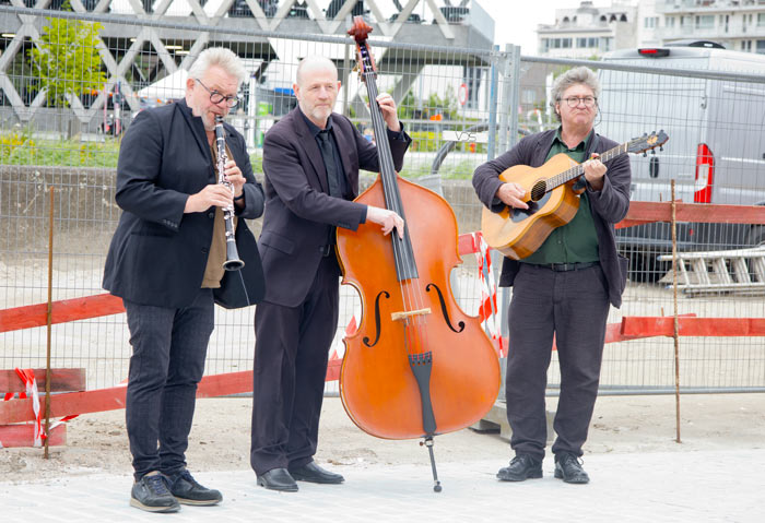 Het evenement 'Sfeerdok' rond het stadsontwikkelingsproject op de Keerdoksite trok heel wat belangstellenden met o.a muzikale omlijsting