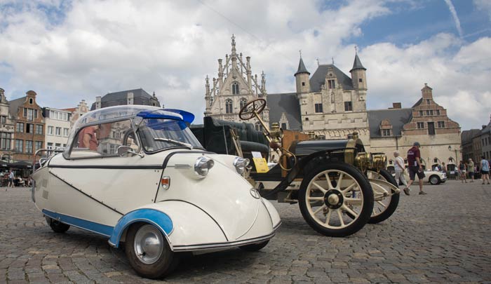 Maneblusser Classic Car in augustus in stad Mechelen (België)