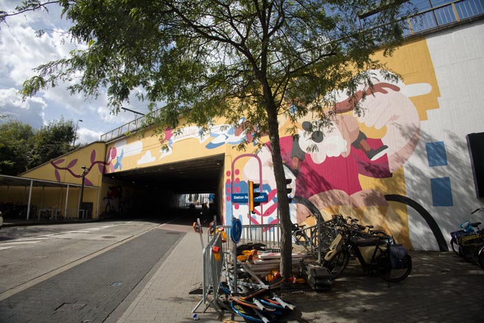 De Nekkerspoeltunnel is nu een fleurige en kleurrijke plek aan het station
Foto Verschueren Eddy